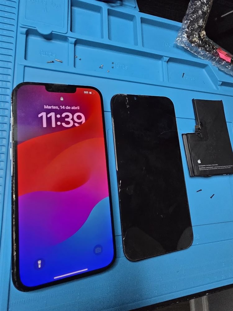 Phone battery replacement at Tecnifix