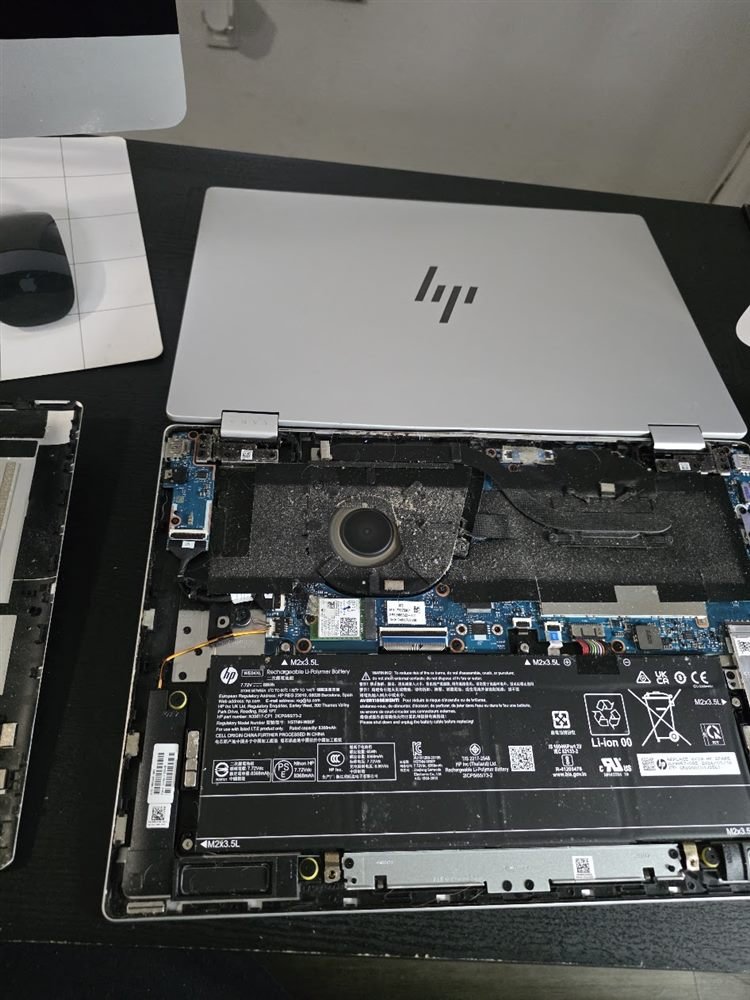 Laptop maintenance and cleaning at Tecnifix